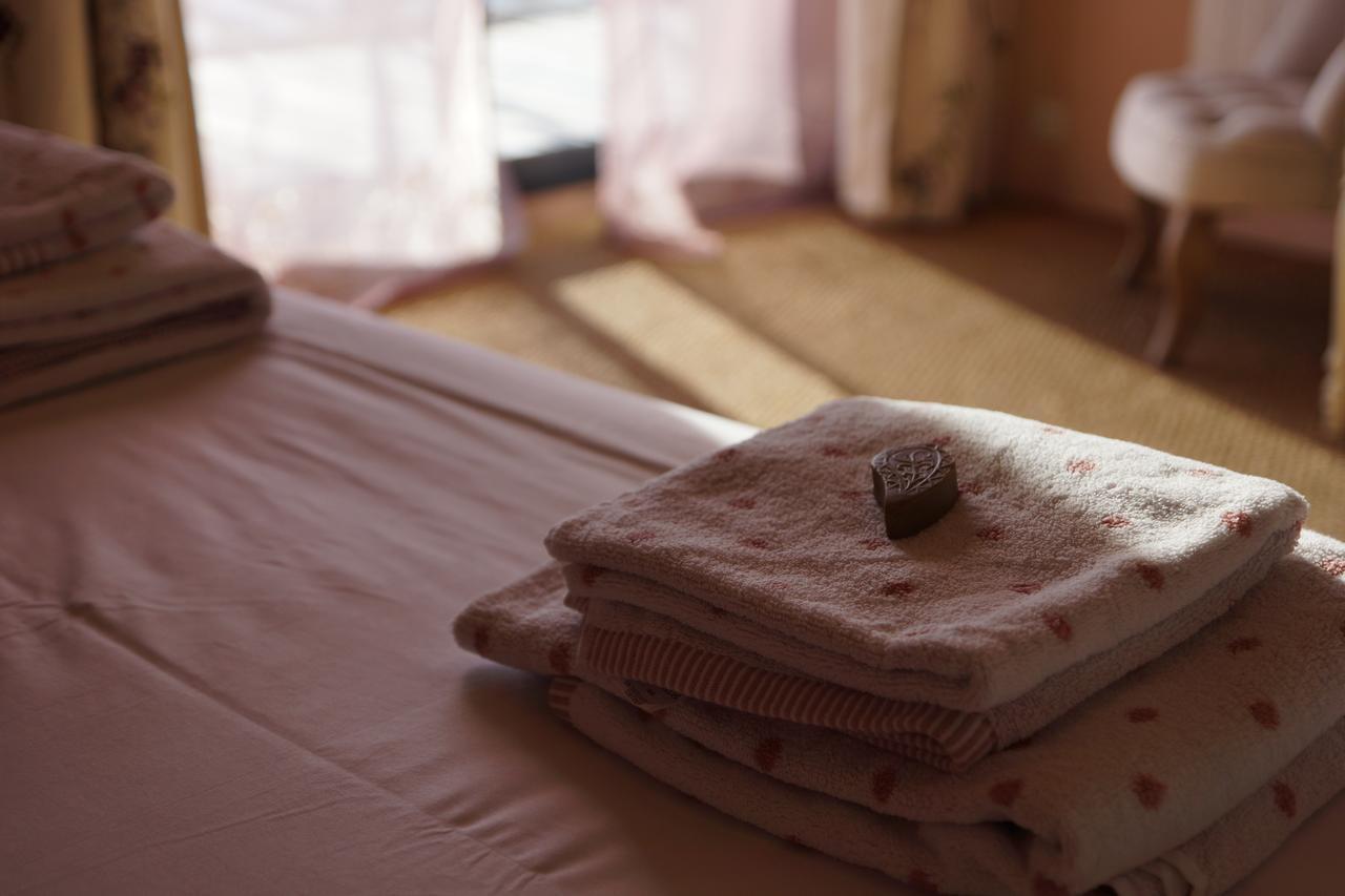 Bed and Breakfast Bout De Cote Lacam-dʼOurcet Habitación foto