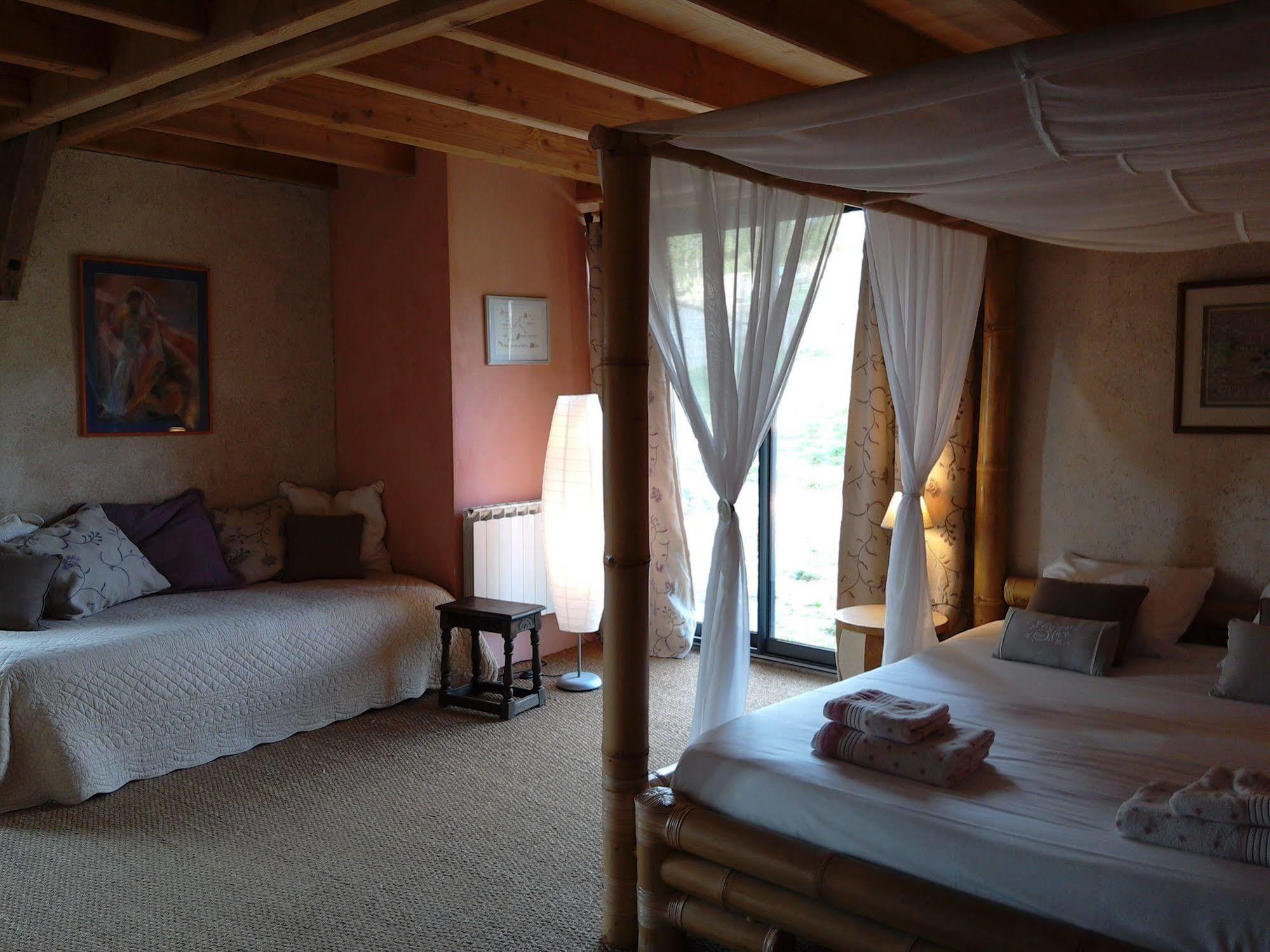 Bed and Breakfast Bout De Cote Lacam-dʼOurcet Exterior foto